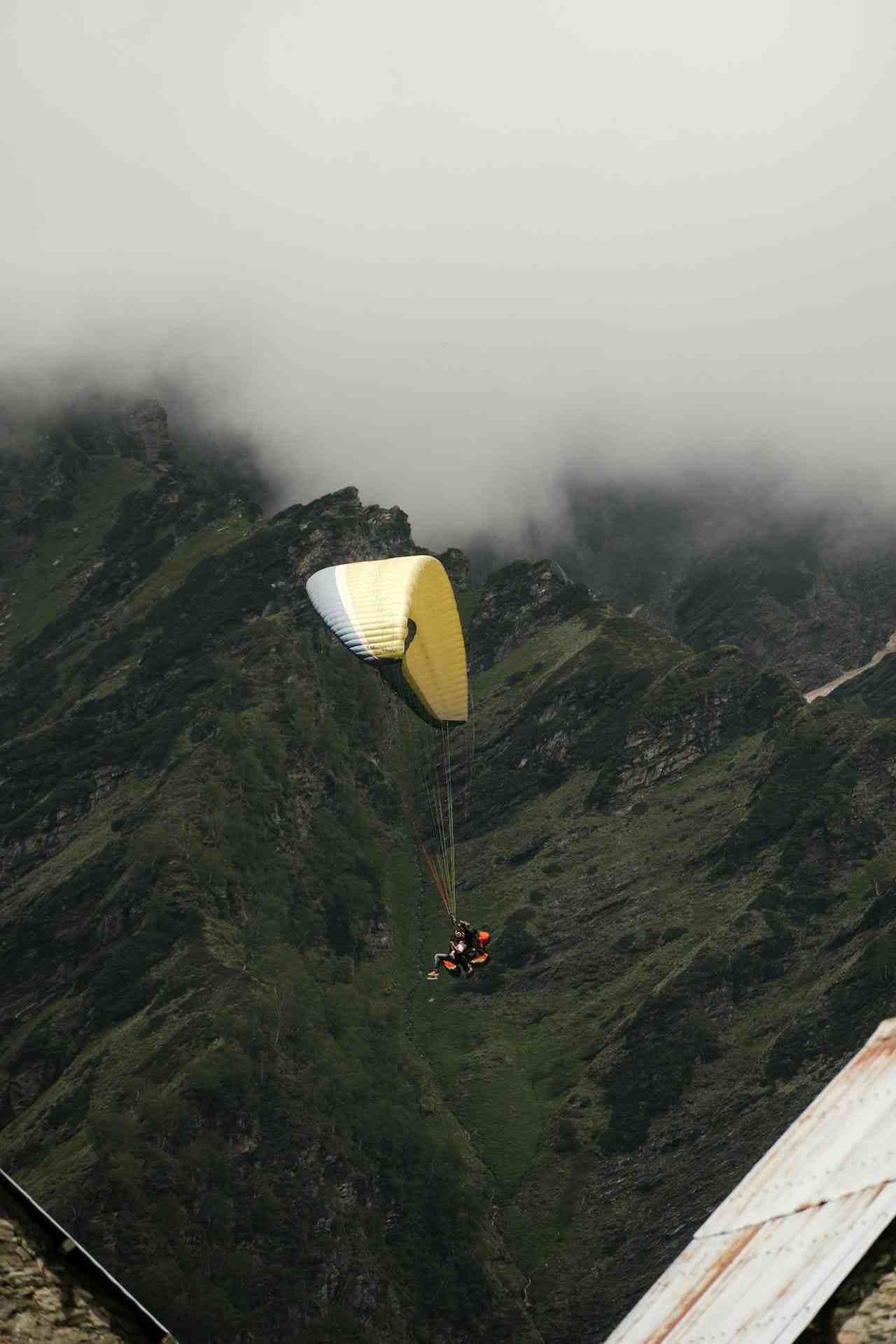 Paragliding in Manali